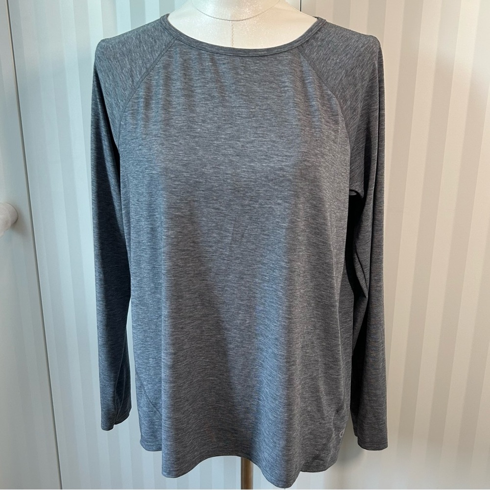 GAP gray maternity long sleeve soft tee Size M